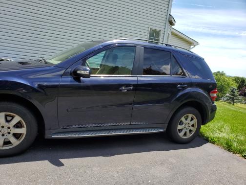 Photo 4 of 6 of 2007 Mercedes-Benz M-Class ML 350 4MATIC